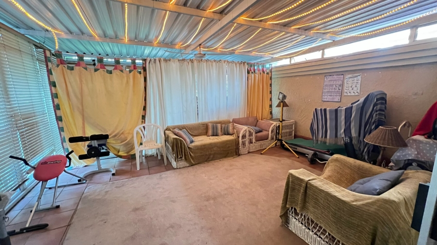5 Bedroom Property for Sale in Fichardt Park Free State